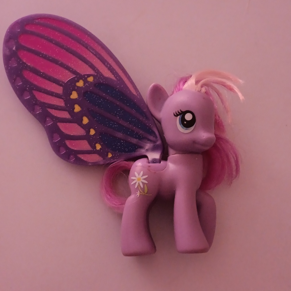 Daisy Dreams Glimmer Wings Figure 2011